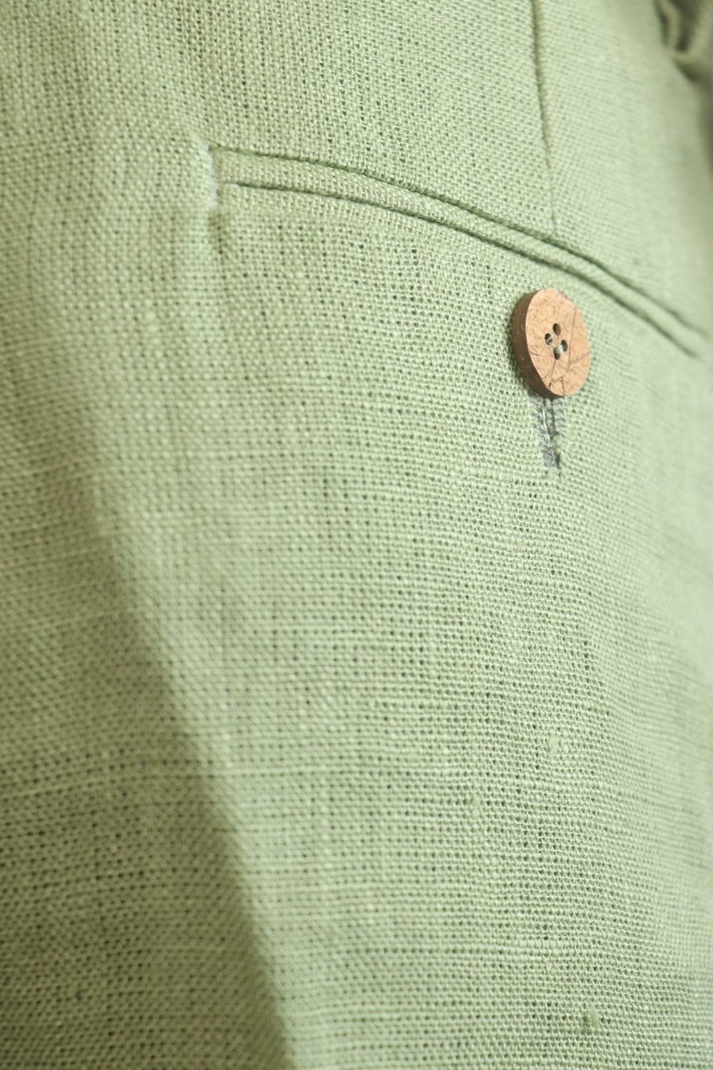 Tailored Waistband Detail